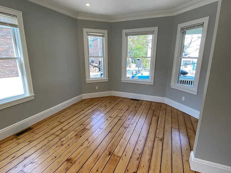 10 N Dutcher St — Photo 7