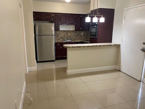 710 NE 122nd St APT 4