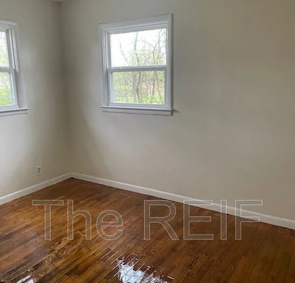 1080 E Cornell Ave — Photo 6