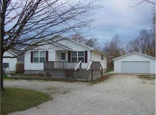 811 N Market St, Watseka, IL 60970