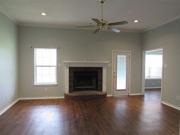 3rd image of 710 N Old Robinson Rd