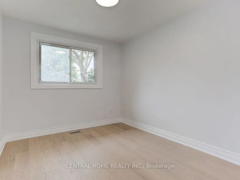 40 Sherwood Forest Dr #MAIN — Photo 13