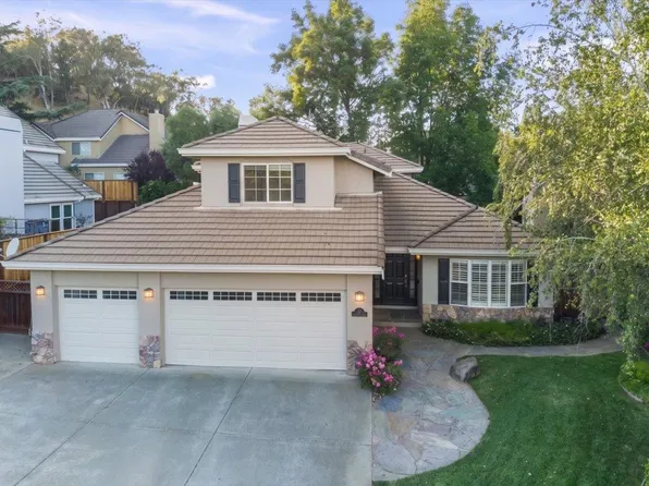 251 Oak Grove Ct, Morgan Hill, CA 95037
