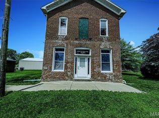 607 Main St, Keyesport, IL 62253