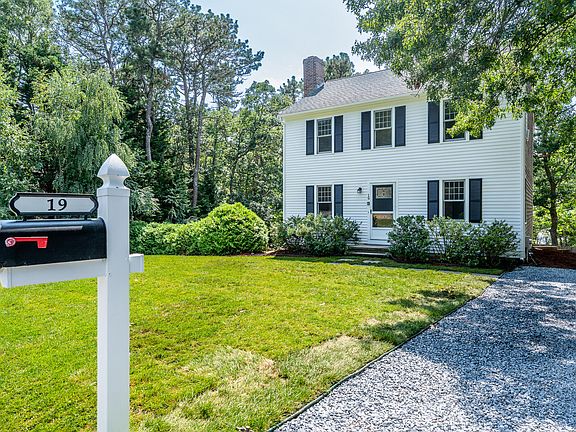 3rd image of 19 Waltham Circle