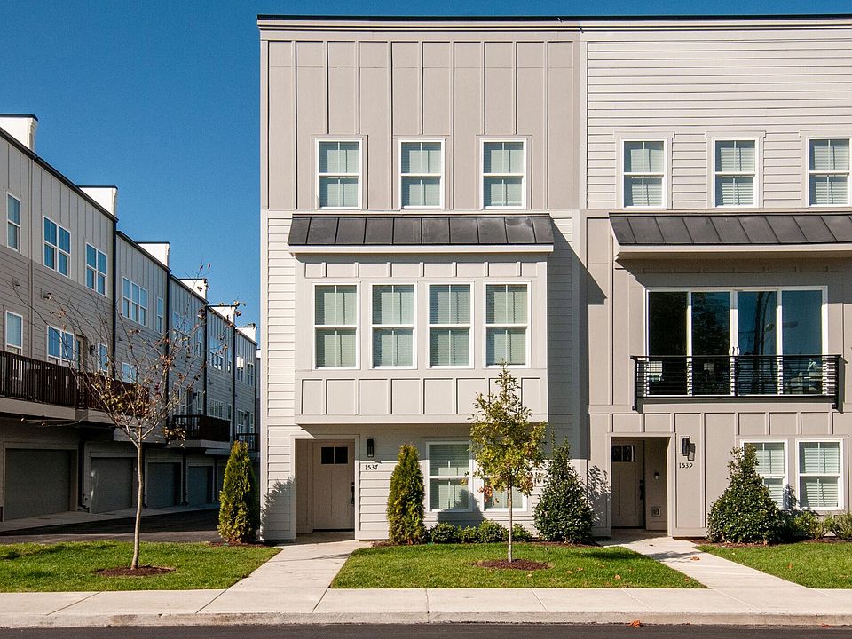 1st image of 1537 57th Ave N #1537