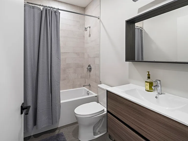 211 Condor St #8 — Photo 15