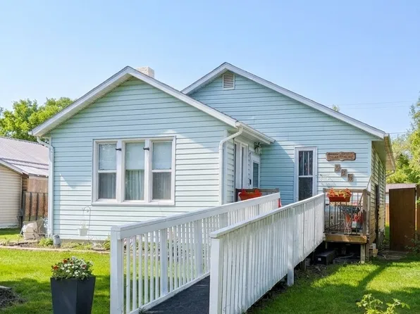 336 10th Street E, Prince Albert, SK S6V 0Z2