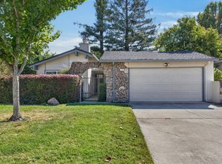 9 Miranda Ct, Sacramento, CA 95822