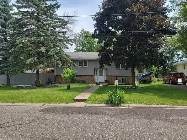 2775 Hayward Ave N, Oakdale, MN 55128