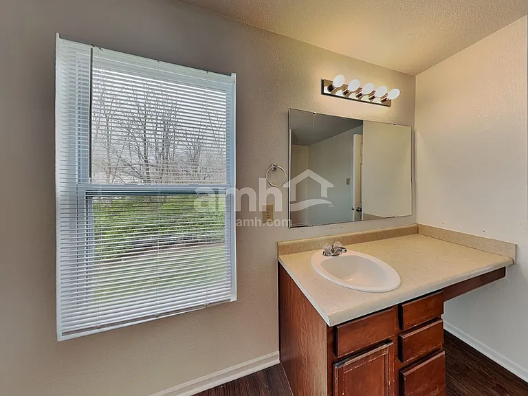 524 Bridgewater Dr — Photo 15