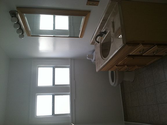 5th image of 5607 S Manhattan Pl