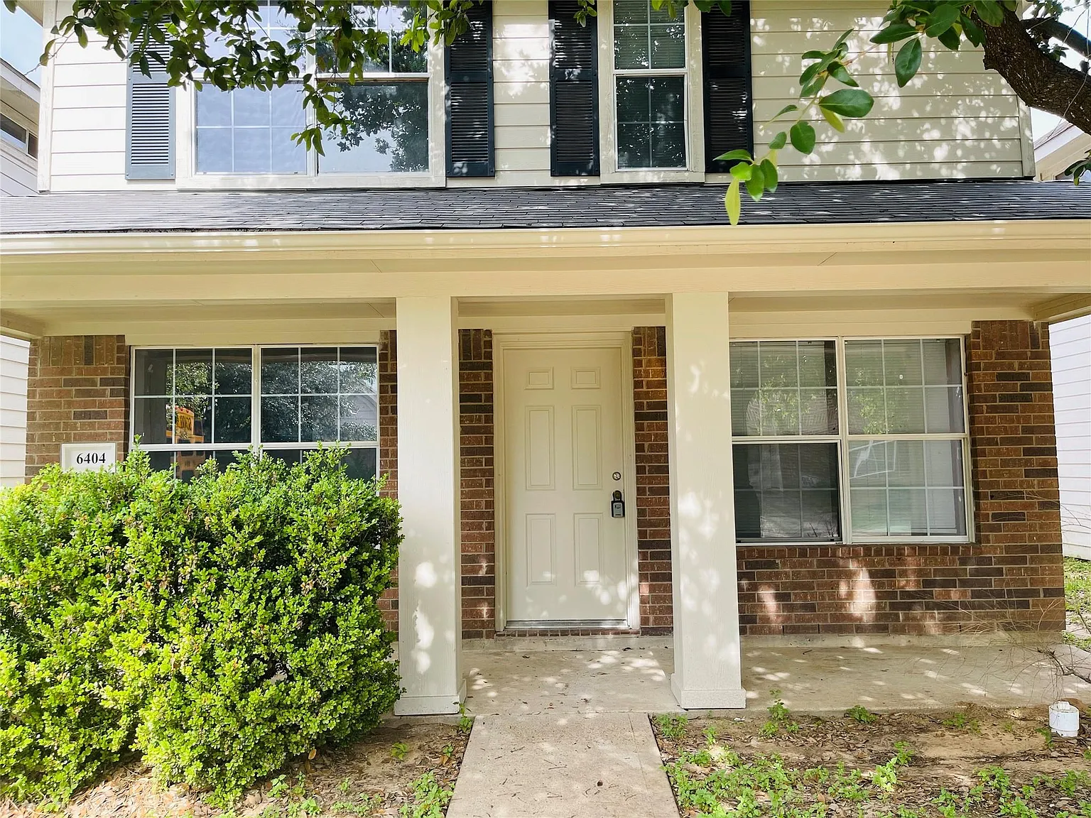 4 bed, 2.5 bath, 1686 sqft, $1,800 — Photo 1