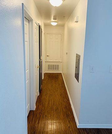 4th image of 7562 Windsor Oaks