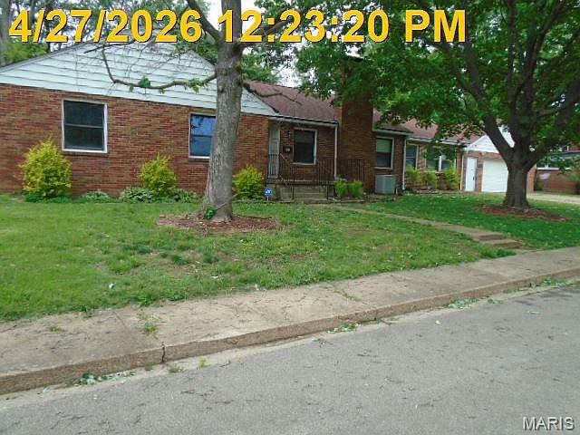 1st image of 909 Michigan St