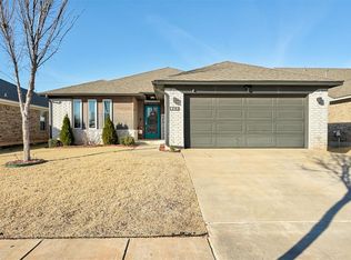 465 Compass Dr, Yukon, OK 73099