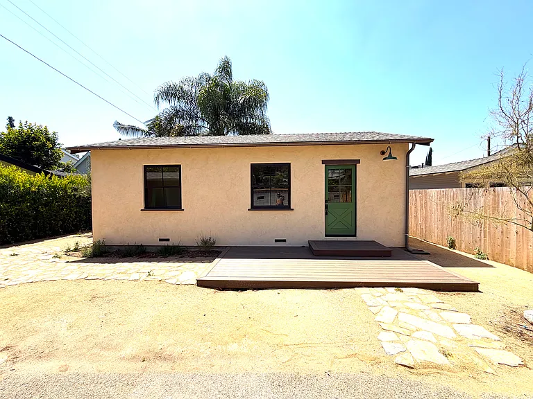 1964 Addison Way — Photo 23