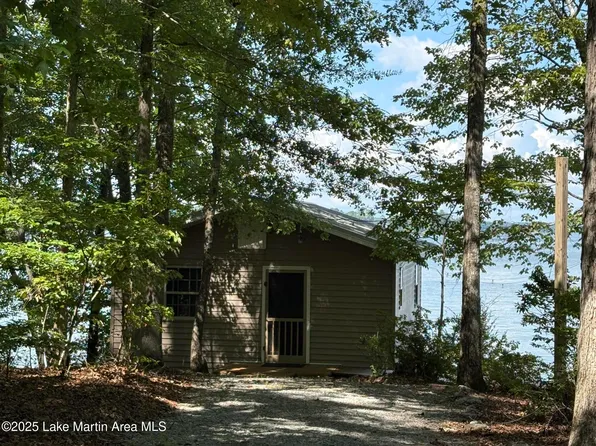 964 Pine Needle Rd, Equality, AL 36026