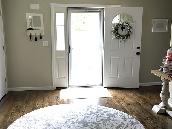 2nd image of 24 Alyssum Ave