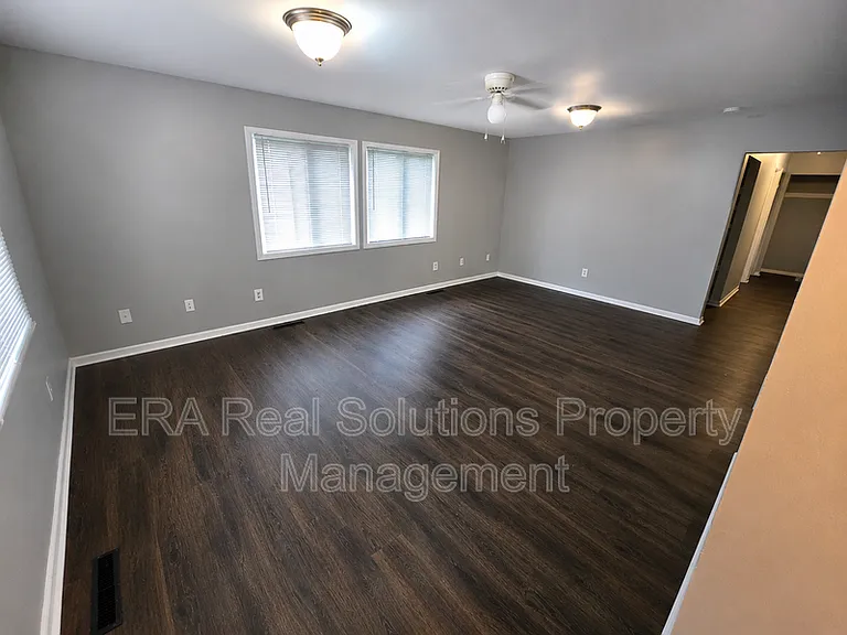 2169 Hanna Dr — Photo 3