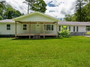 126 E St, Rupert, WV 25984