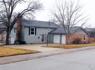 4153 N Buckingham Dr, Decatur, IL 62526