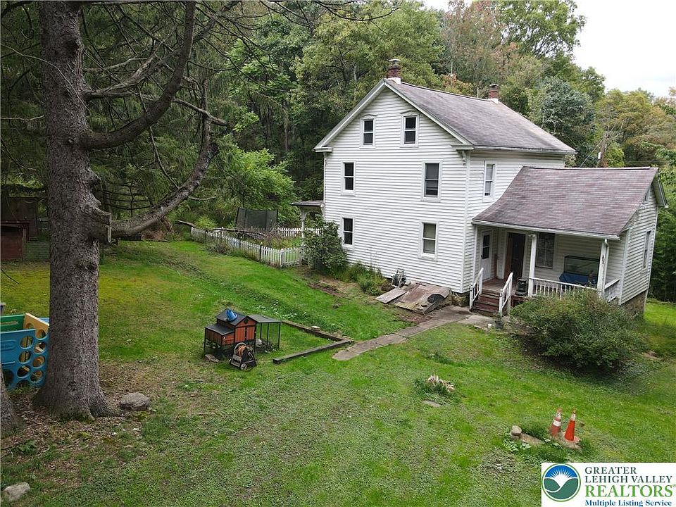 1st image of 809 Clamtown Rd