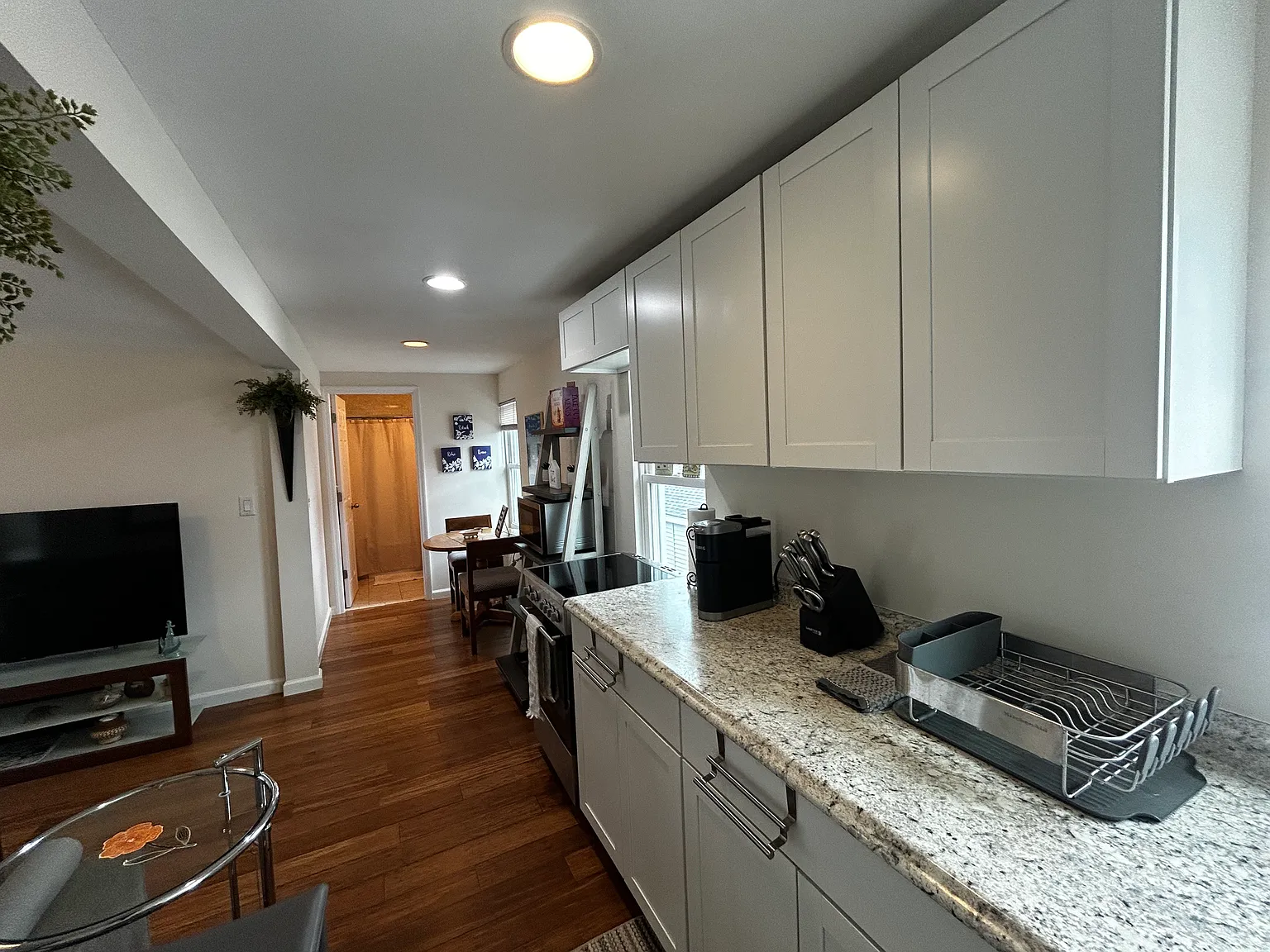 2 bed, 800 sqft, $2,950 — Photo 4