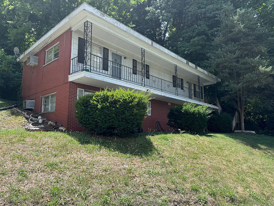 1st image of 470 N 88th St #4
