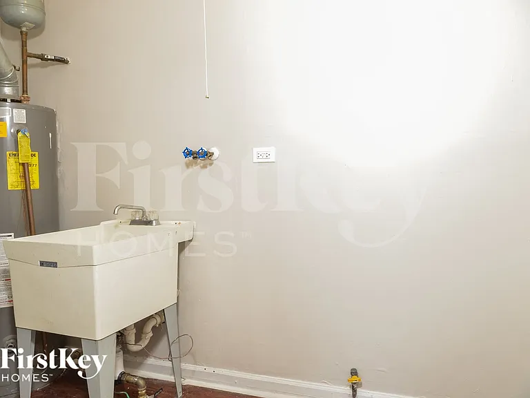 744 Newell Ave — Photo 13
