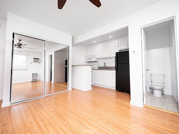 5th image of 1800 Grace Ave #7