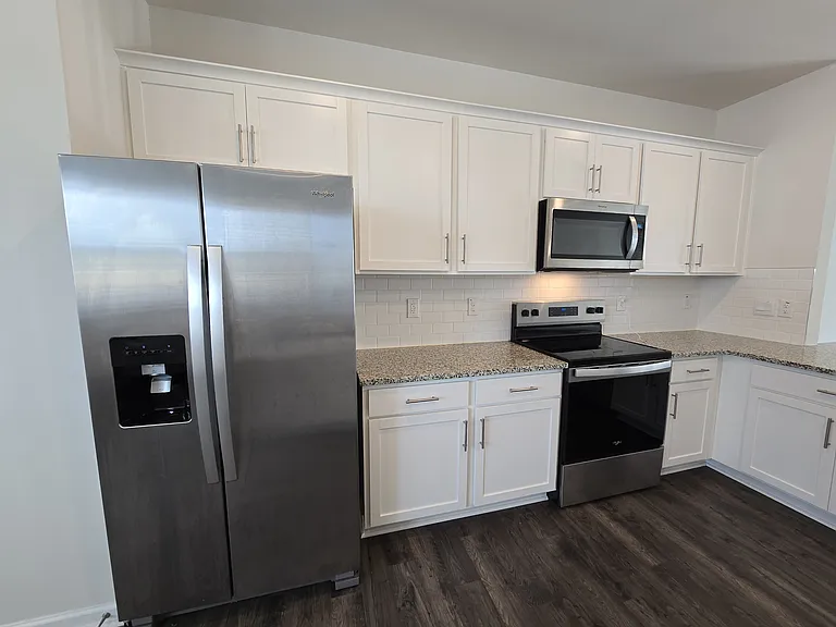 803 Washington St — Photo 12