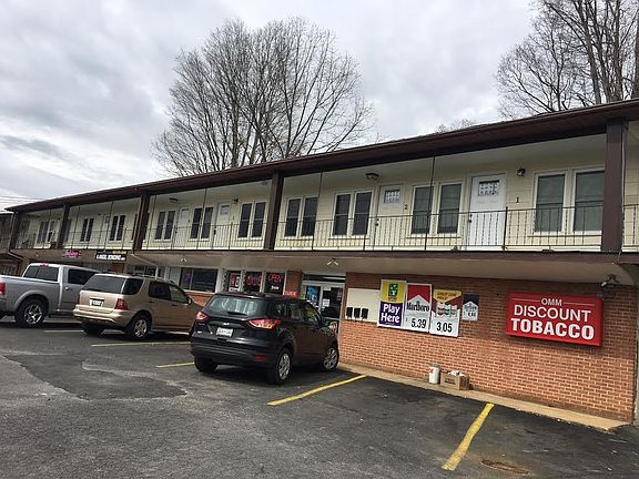 3rd image of 400 W Jackson Blvd APT 5