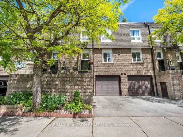 1 Davisbrook Blvd #12, Toronto, ON M1T 2H6