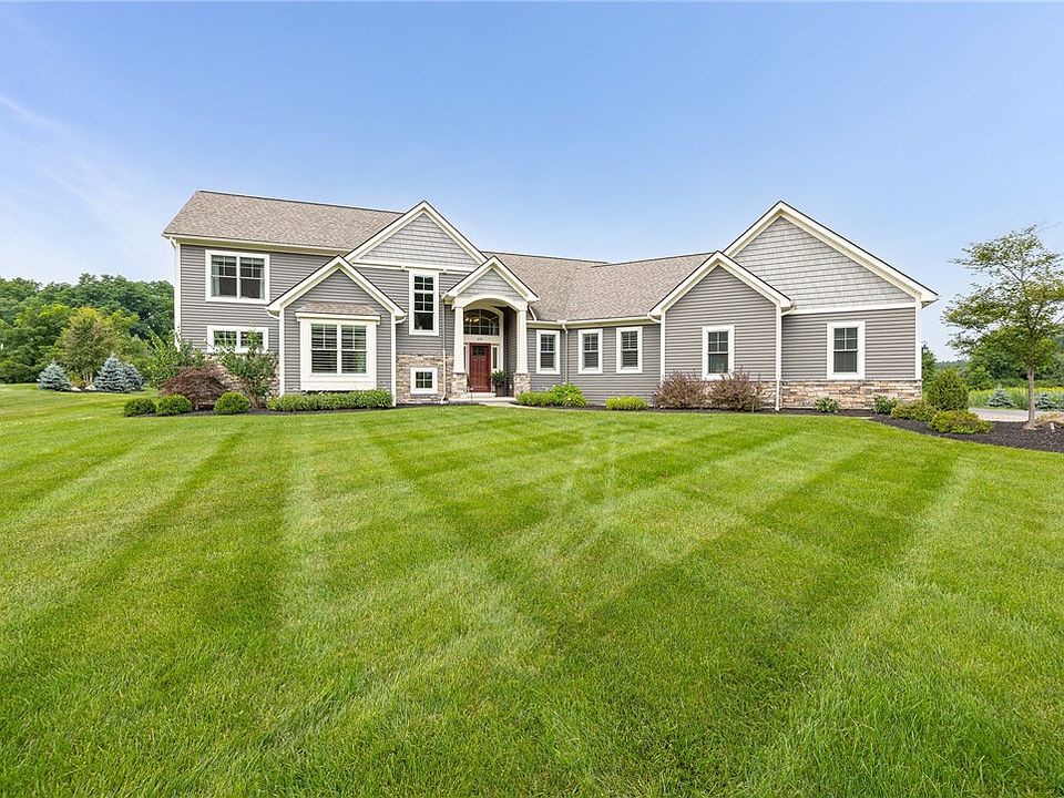 1st image of 376 Bridlewood Ln