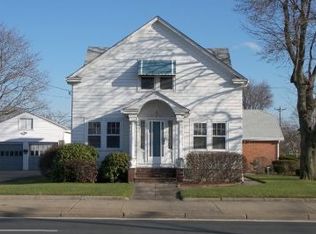 710 Newport Ave, Pawtucket, RI 02861