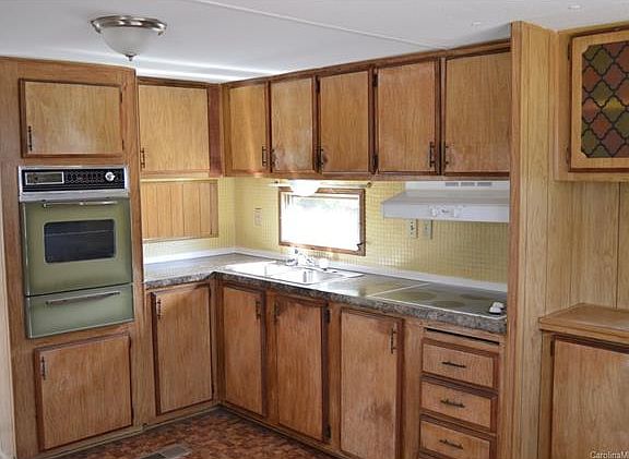 2nd image of 340 River Hill Rd