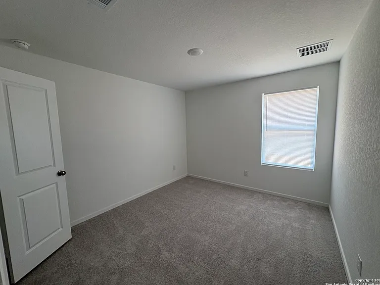 2450 Legend Hl — Photo 8