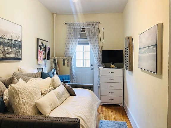 4th image of 56 W 70th St APT 3B