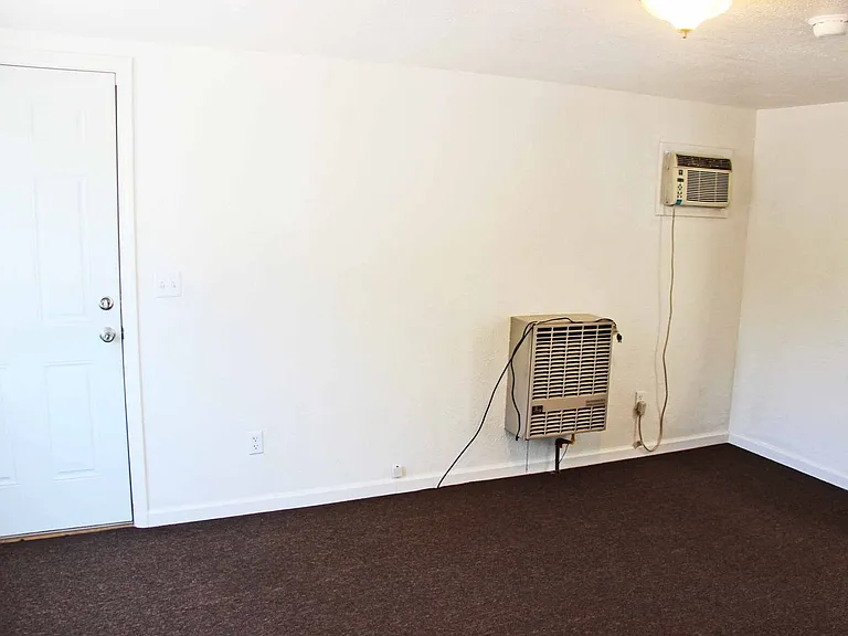 18493 Rozier St — Photo 9