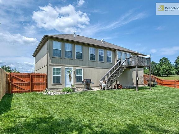 2nd image of 701 SW Harvest Cir
