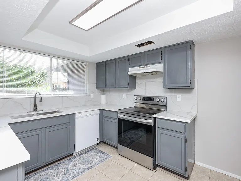 11938 Paramount Ln — Photo 8