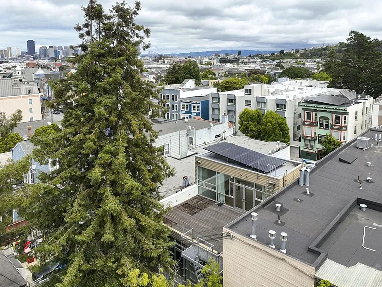 1076 S Van Ness Ave — Photo 72