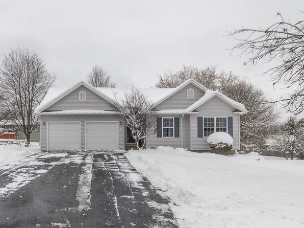 220 Circle Dr W, Canastota, NY 13032