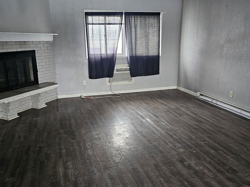 1st image of 1815 W 40th St APT 12