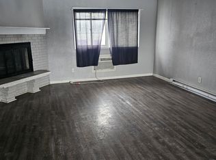 1815 W 40th St APT 12, Davenport, IA 52806