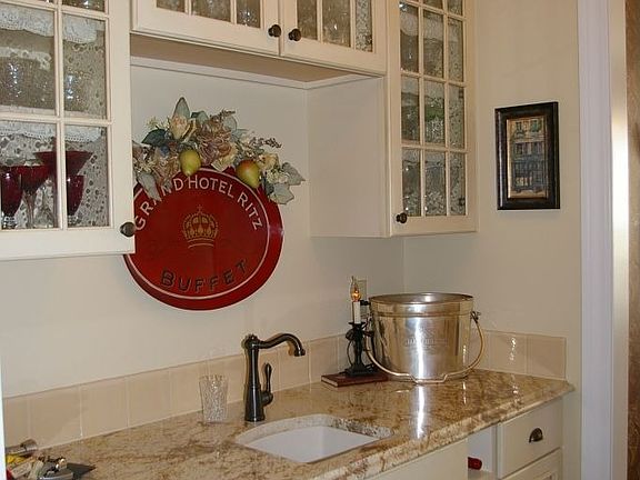 Butler's pantry with sink