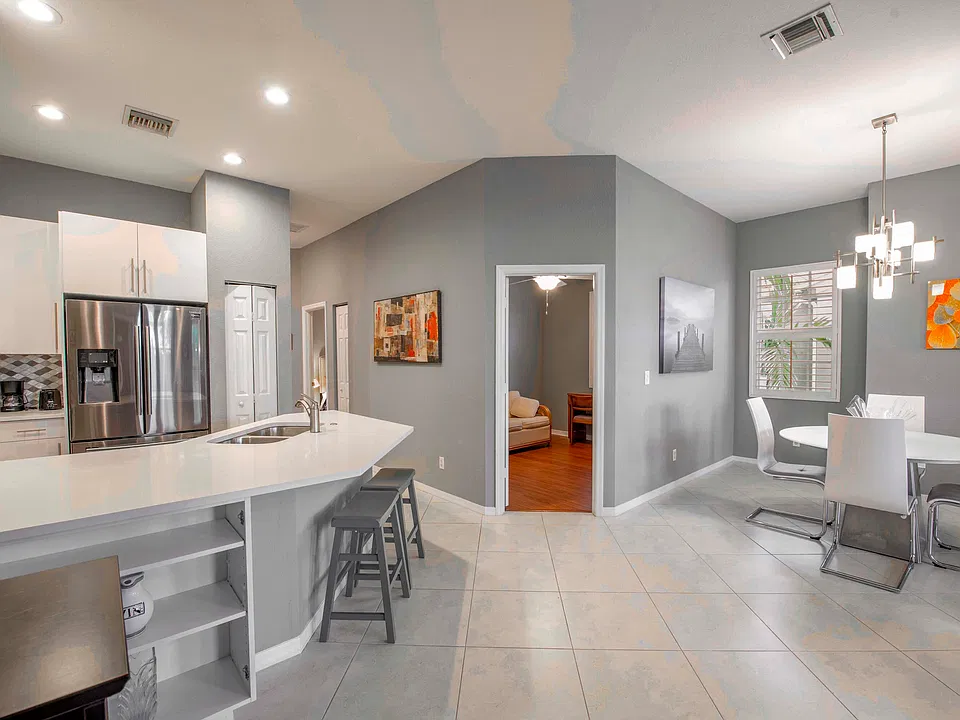 4931 Bonsai Cir #211