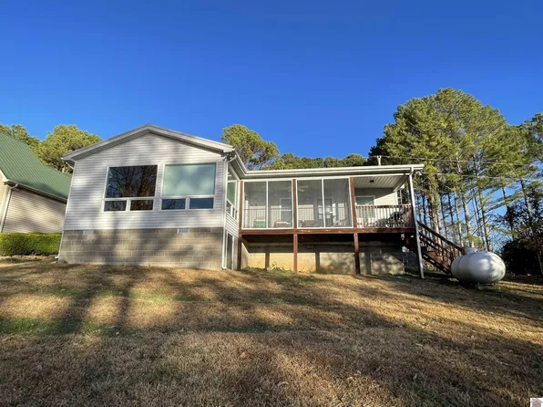 8 Edgewater Dr, Cadiz, KY 42211