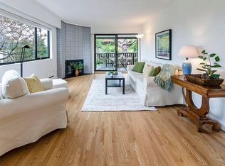 1610 Chesterfield Ave #303, North Vancouver, BC V7M 2N7